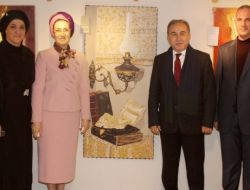 Vali Büyük, Sanatçı Atan'ın Sergisinden Tablo Alarak Çocuklara Destek Oldu