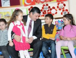 Balıkesir Valisi Arslan, Sabiha Gökçen Anaokulu’nu Ziyaret Etti