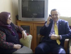 Başbakan Erdoğan, Çay Davetini Geri Çevirmedi