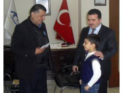 2 Lirasını Depremzedenin Ev Kirası İçin Verdi