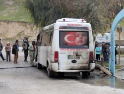 BİRECİK’TE DOLMUŞ KUNDAKLANDI