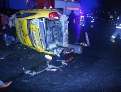 Araçta Sıkışan Yaralının Yardımına İl Sağlık Müdür Yardımcısı Koştu