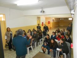 Okulun Kolidorunu Konferans Salonuna Çevirdiler