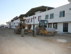 Büyükşehir Sanayi Sitelerinin Altyapı Ve Yollarını Yapıyor