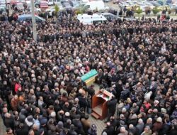 Başkanı, Binlerce Kişi Gözyaşı İle Uğurladı