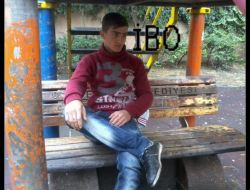 Bıçaklanan 17 Yaşındaki Genç Hayatını Kaybetti