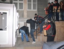 Polisin Facebook'ta Yaptığı Araştırma Okuldan Yapılan Hırsızlığı Ortaya Çıkardı