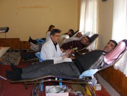 Cami Avlusunda Para Değil Kan Topladılar