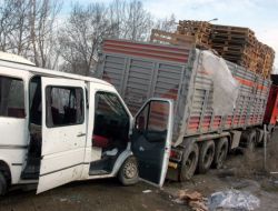 Zincirleme Trafik Kazası: 6 Yaralı