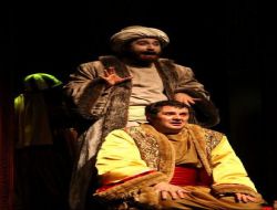 Bursa Şehir Tiyatrosu Deli İbrahim'le Adana'da Sahne Aldı