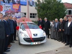 Tunagür Anadolu Lisesi'nden 2 Öğrenci Otomobilini Aldı