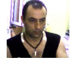 Babasını Bıçakladı, Bir Hafta Cesediyle Yaşadı