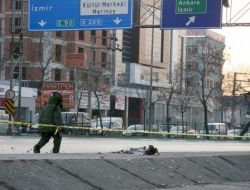 Mhp Binası Önünde Şüpheli Paket Paniği