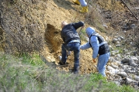 Siyah poşetten plastik patlayıcı çıktı