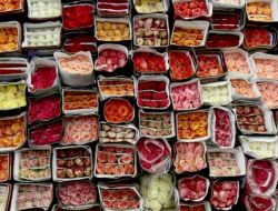 Kazak Erkeğin Romantik Girişimi, 13 Milyon Dolara Mal Oldu