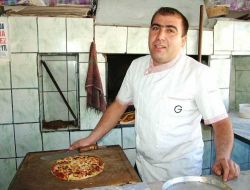 Bozköy Pizzası, İtalyan Pizzasına Karşı