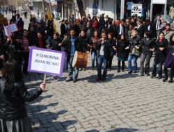 Kesk Üyesi Kadınlar, 8 Mart'ı Halaylarla Kutladı