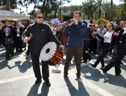 Kadınlar, Günlerini Davul Zurna Eşliğinde Kutladı