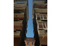 Rize’de Eğimli Binalar Pisa Kulesi'ni Andırıyor