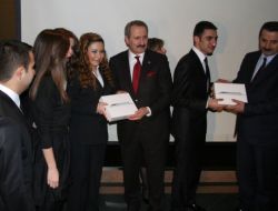 Bakan Çelik'ten Zafer Çağlayan'a...