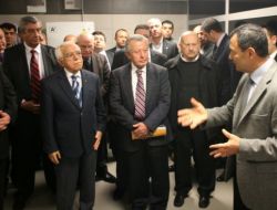 İzmirli İşadamları Ders Verecekleri Gediz Üniversitesi'ne Fabrikalarını Açtı