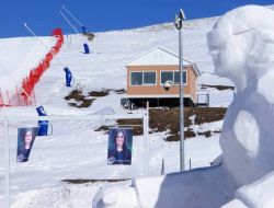 Nemutlu'nun Kardan Heykeli Yapıldı