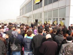 Yanan Fabrikanın Mobilyalarının Satışında İzdiham