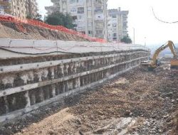 İzmir'deki Evka5 Köprülü Kavşağı Yüzde 30 Oranında Tamamlandı