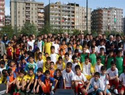 Diyarbakır'da 10 Bin Çocuk Taşı Bırakıp Gol Attı