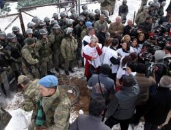 Chp Milletvekilleri Nato Radar Üssüne Yürüdü