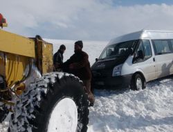 Kara Saplanan Aracı Kurtardılar