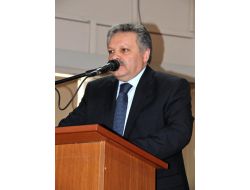 Vali Kahraman: Dünyada Yaşanan Gelişmeleri Takip Etmek Şart