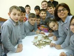 Öğrenciler Harçlıklarını Vanlı Arkadaşları İçin Verdi