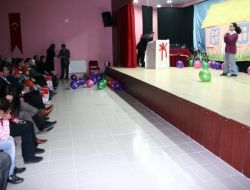 Iğdır'da En Çok Kitap Okuyan Öğrenciler Ödüllendirildi