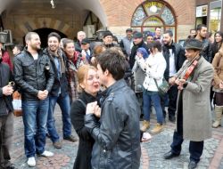 Edirne’de Cadde Ortasında İlginç Evlilik Teklifi