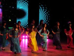 Iraklı Türk Okullarının Öğrencileri İçin Gelen Diyarbakırlılar Salona Sığmadı