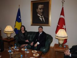 Gül, Kosova Cumhurbaşkanı ile Görüştü!