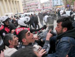 Duruşma Çıkışında 2 Kişi Darp Edildi