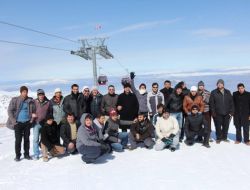 Özgören Mezunları Erciyes’in Zirvesinde Stres Attı