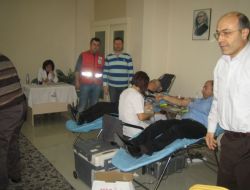 İzmir Eğitimciler Derneği Kan Bağışı Kampanyası Düzenledi