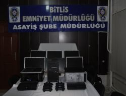 Hırsızlık Malzemelerini Satmak İsterken Suçüstü Yakalandılar