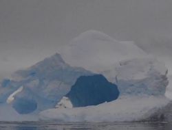 Buzdağının Çöküşü Ve Turistlerin Yaşadığı Korku Kamerada