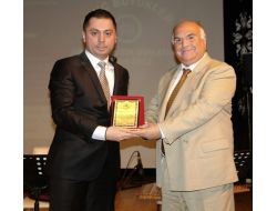 Amasya Üniversitesi'ne Yaşlılara Hizmet Ödülü