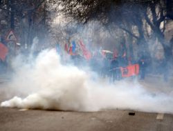 Madımak Davası Sonrası Adliye Önünde Olaylar Çıktı (2)