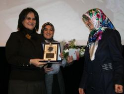 Seza-der'den 'Dünyada Kadın' Konulu Konferans