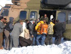 Köyde Düşük Yapan Kadın, Helikopterle Hastaneye Yetiştirildi