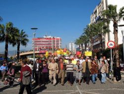 Dtp Kürt Halkının Talepleri İçin Yürüyüş Düzenledi