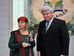 Melek L. Dağıstanlı, Yılın Kadını Seçildi