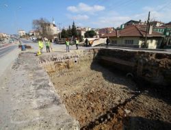 Değirmendere Kavşağı’nın Rampa Duvarları Yapılıyor