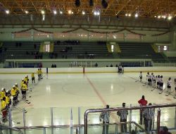 Buz Hokeyi Sezonunun İlk Karşılaşmasını Gençlik Spor Kulübü Kazandı